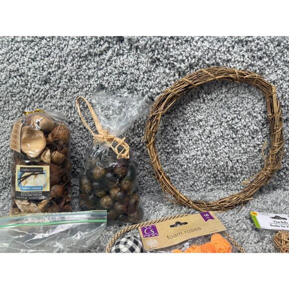 Crafters Square Thread Foam Roses Vine Balls Hearts Circle Potpourri Cutlery Set - Picture 2 of 10